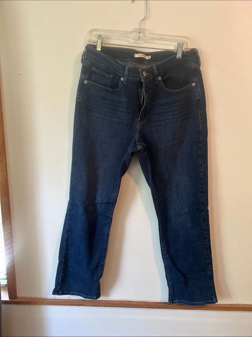 Levi's Classic Women's Dark Blue 5 pocket Straight-Leg Jeans